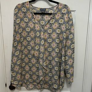 Van Heusen multi colored top size xxl